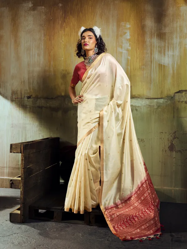 Red_Satin_V_Neck_Saree_Blouse_for_Women