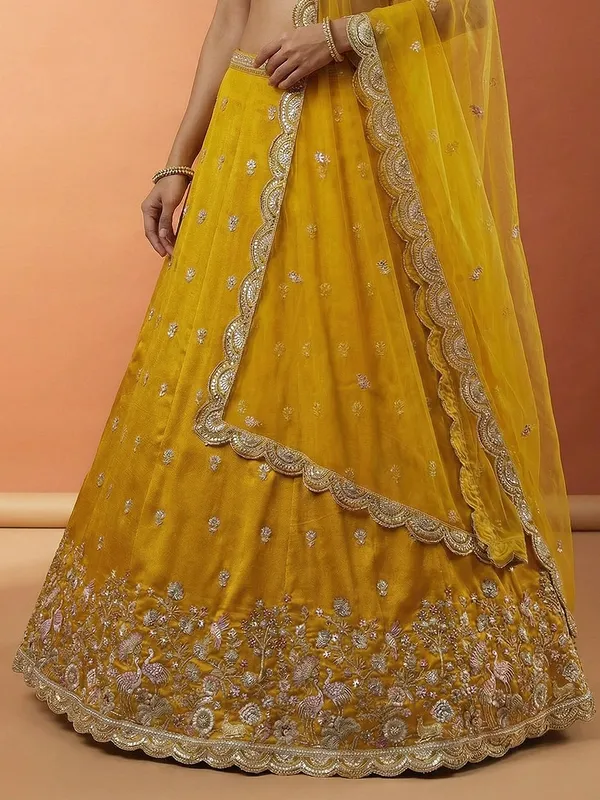 Yellow_Embroidered_Lehenga_Choli_Set_for_Women