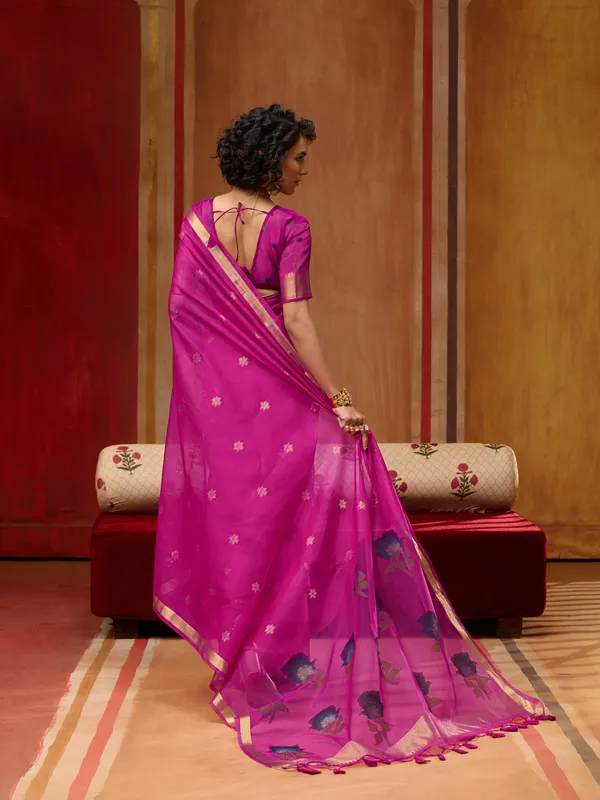 Magenta_Floral_Print_Saree_for_Women