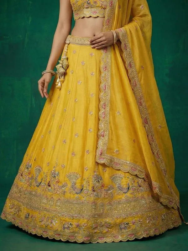 Yellow_Embroidered_Lehenga_Choli_Set_for_Women