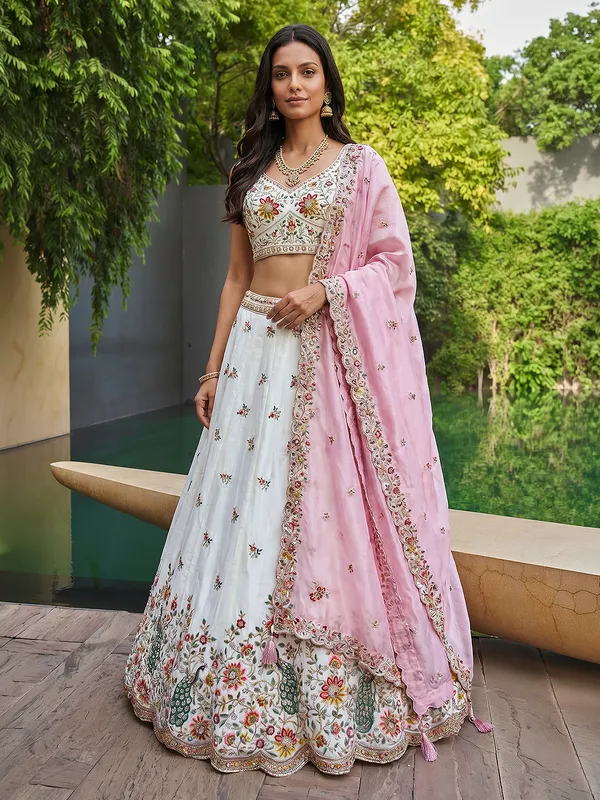 Pink_Embroidered_Lehenga_Choli_Set_for_Women