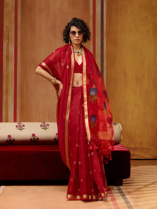 Red_Embellished_Saree_Set_for_Women