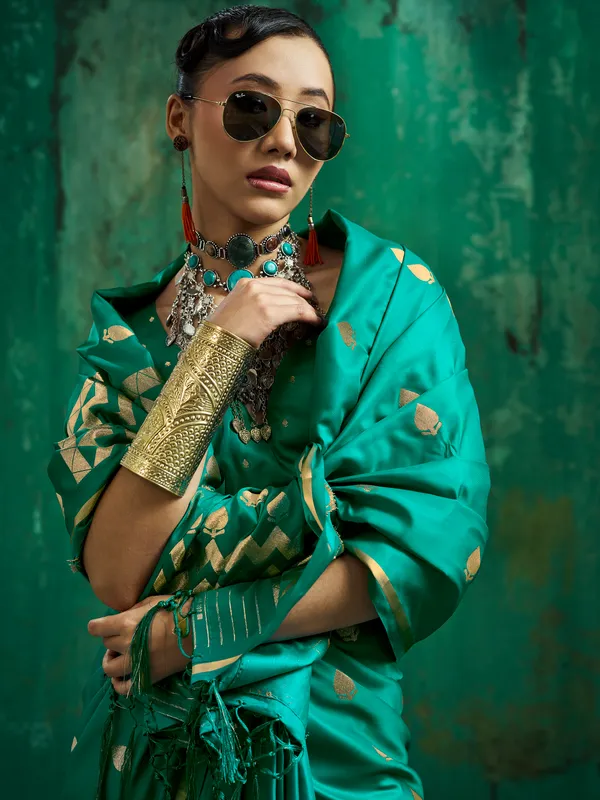 Teal_Gold_Motif_Saree_For_Women
