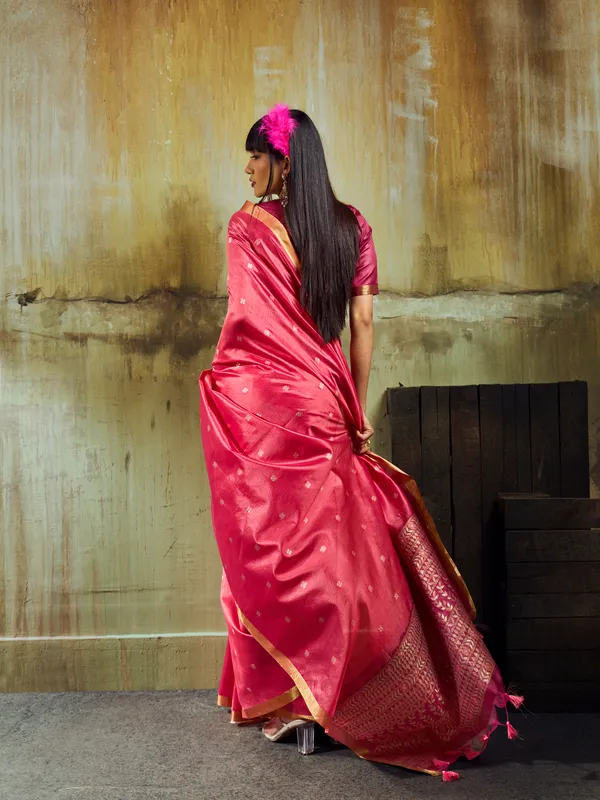 Pink_Woven_Saree_With_Blouse_for_Women