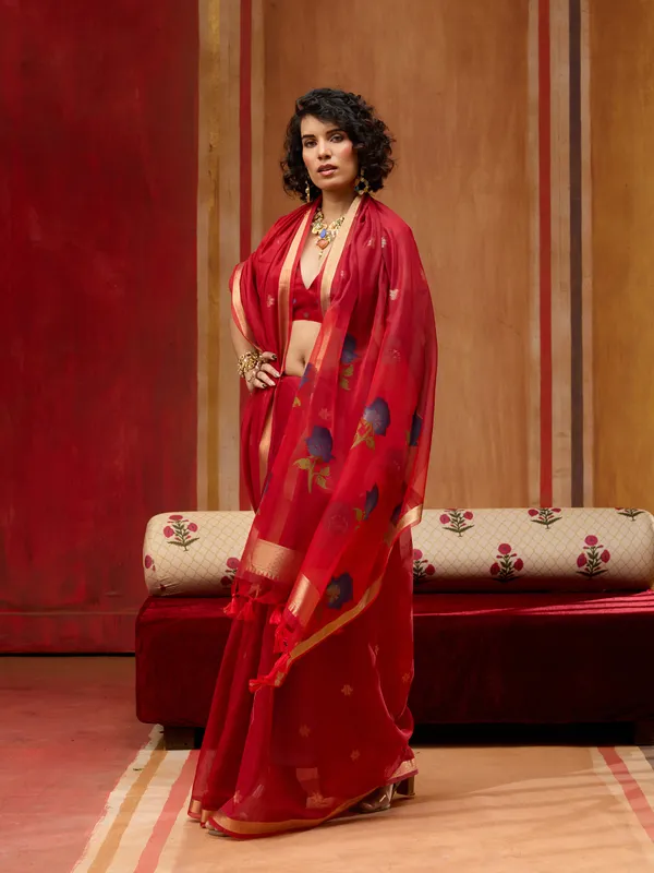 Red_Embellished_Saree_Set_for_Women