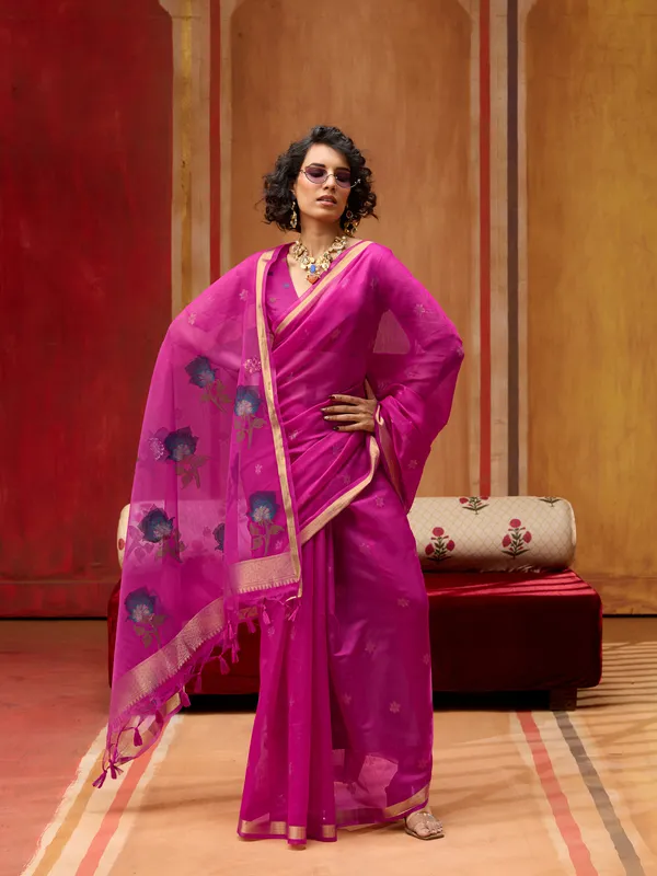 Magenta_Floral_Print_Saree_for_Women