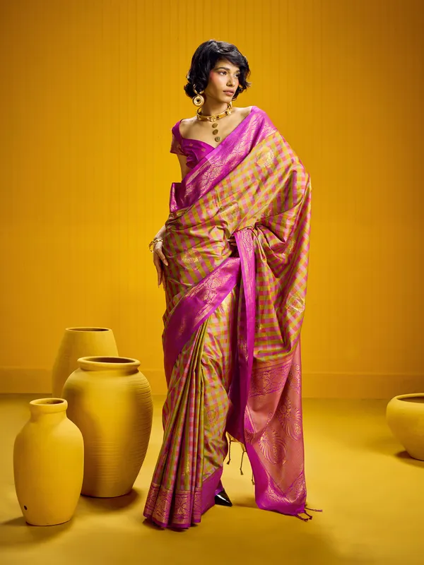 Pink_Woven_Traditional_Saree_for_Women