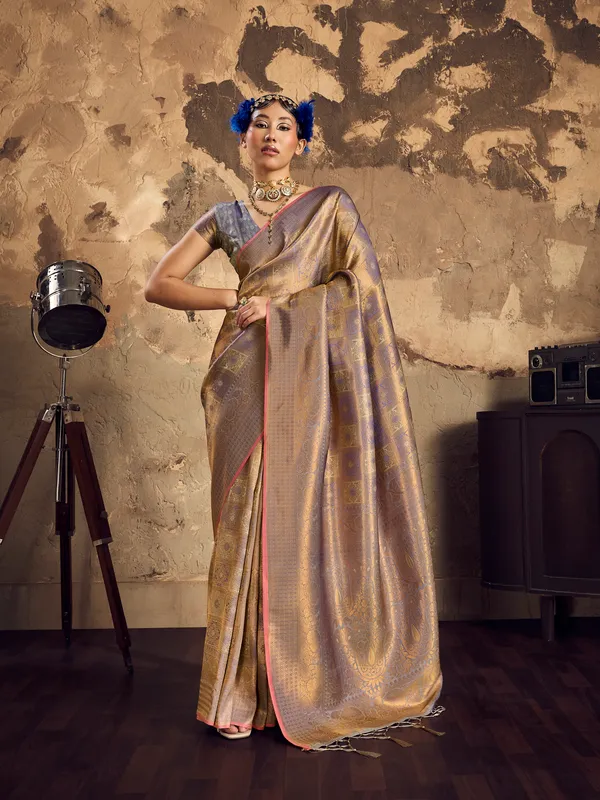 Gold_Woven_Saree_Set_With_Blouse_for_Women