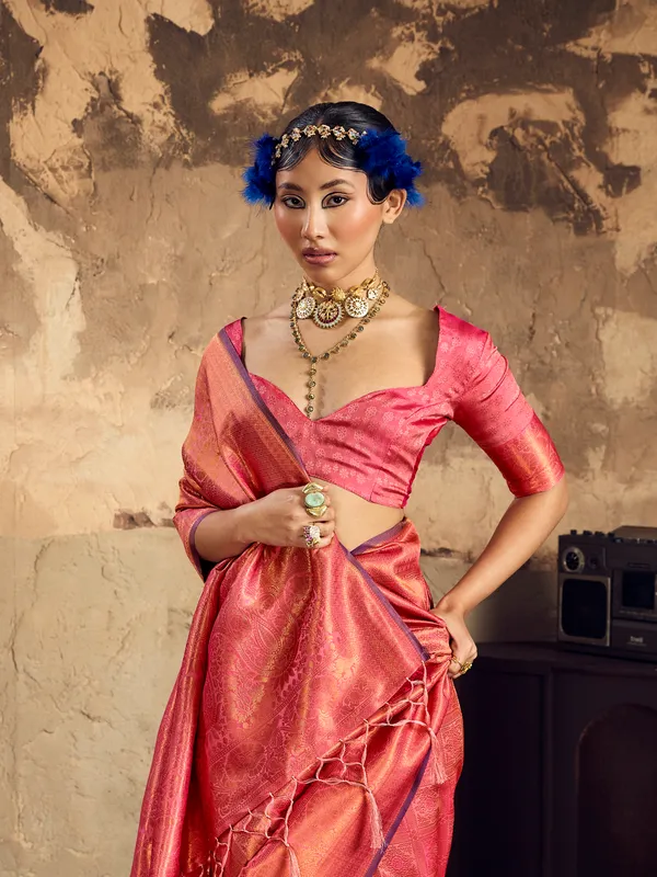 Coral_Pink_Woven_Saree_With_Blouse_for_Women