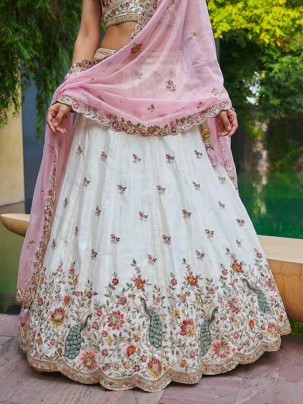 Pink_Embroidered_Lehenga_Choli_Set_for_Women