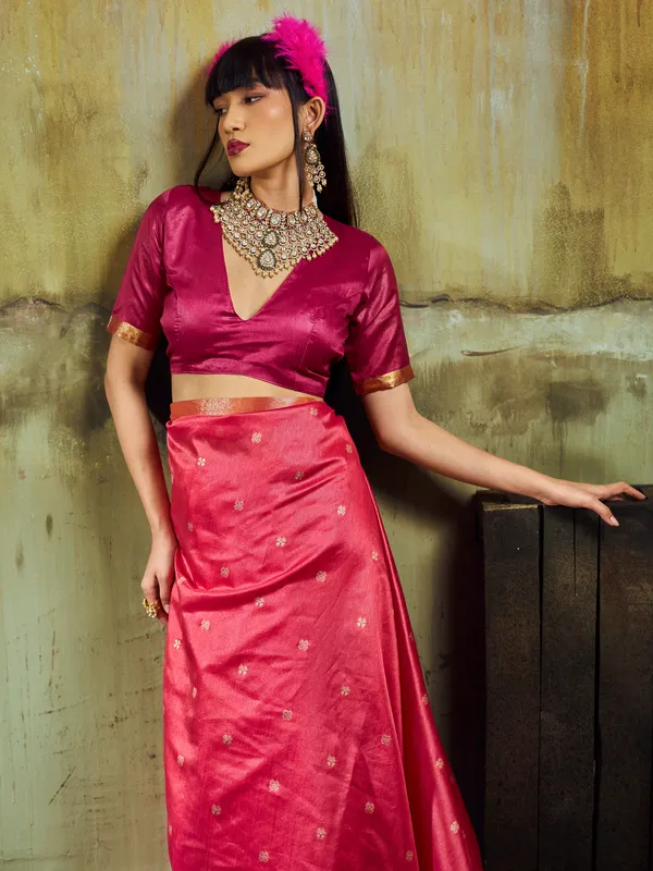 Pink_Woven_Saree_With_Blouse_for_Women