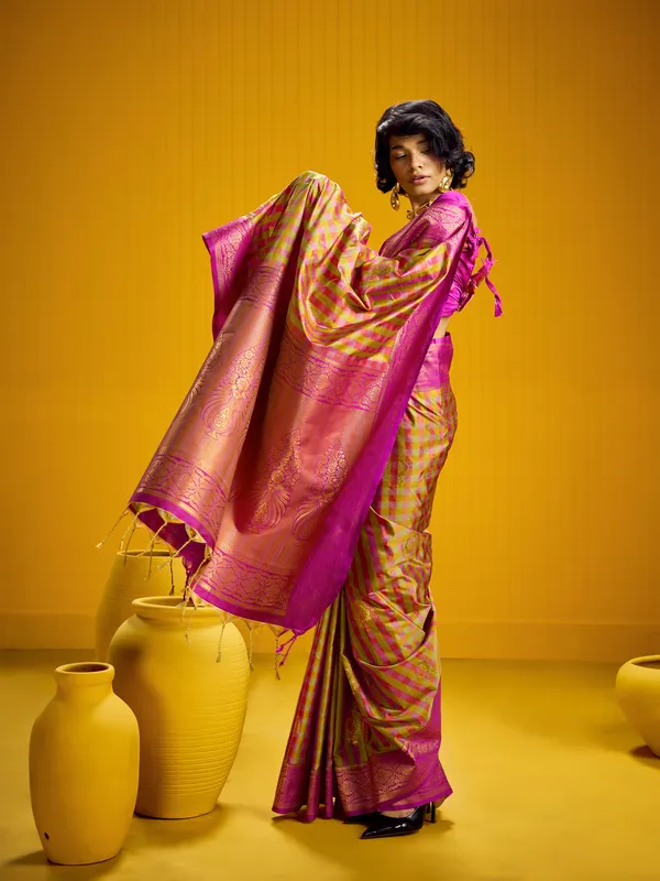 Pink_Woven_Traditional_Saree_for_Women
