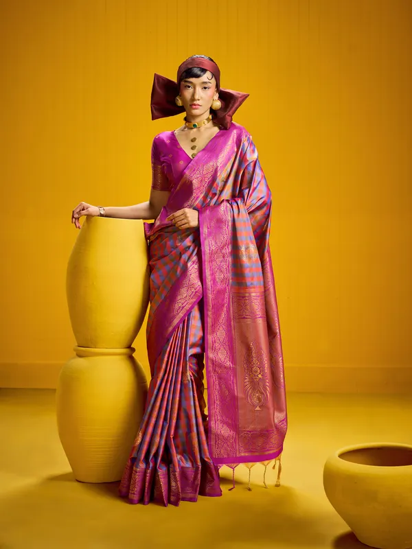 Pink_Checked_Pattern_Saree_for_Women