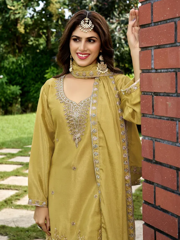 Mustard_Chinon_Silk_Salwar_Suit_For_Women_(1544_A5)