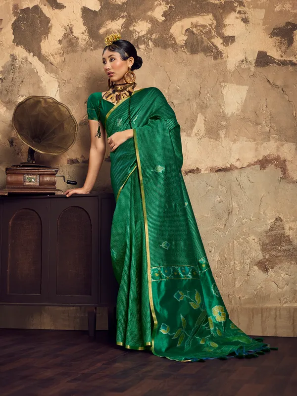 Green_Tussar_Silk_Saree_For_Women_(10001_B)
