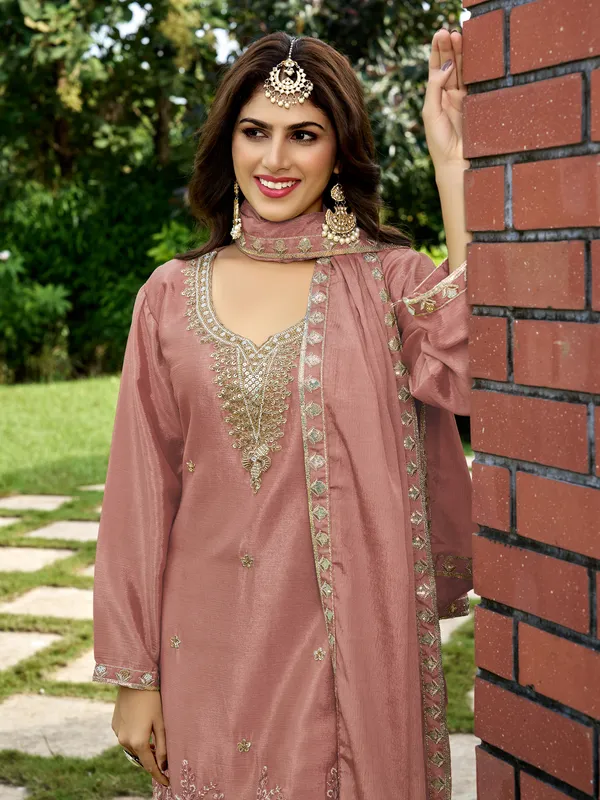 Pink_Chinon_Silk_Salwar_Suit_For_Women_(1544_B5)