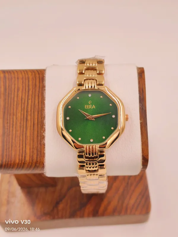 Gold_Classic_Metal_Analog_Watch_For_Women