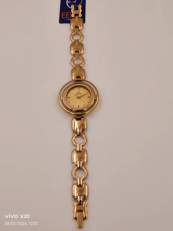 Eera_Gold_Tone_Bracelet_Watch_For_Women