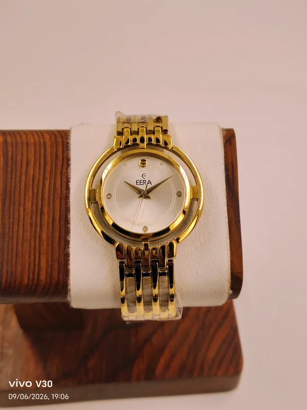 Gold_Classic_Metal_Analog_Watch_For_Women