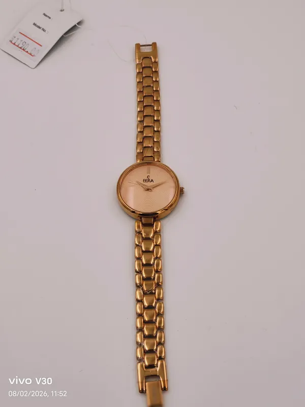 Eera_Gold_Tone_Analog_Bracelet_Watch_For_Women
