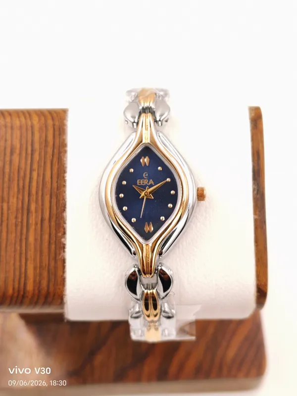 Gold_And_Silver_Classic_Metal_Analog_Watch_For_Women