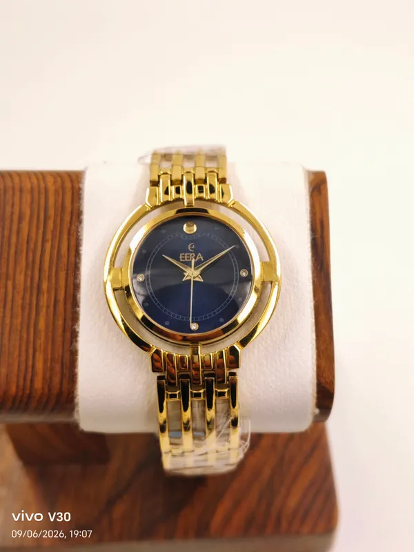Gold_Classic_Metal_Analog_Watch_For_Women