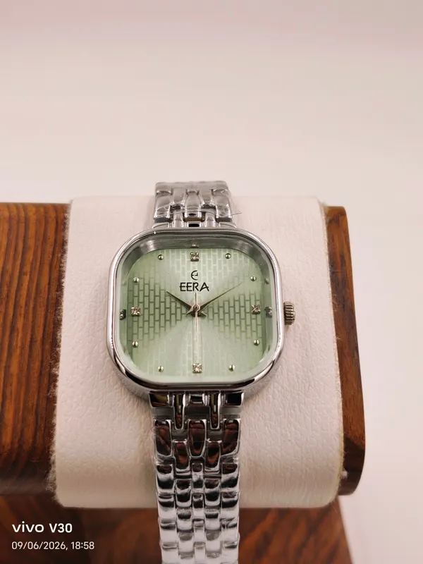 Silver_Classic_Metal_Analog_Watch_For_Women