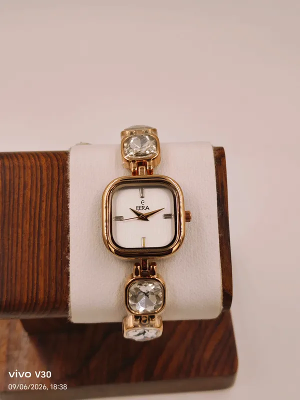 Gold_Classic_Metal_Analog_Watch_For_Women