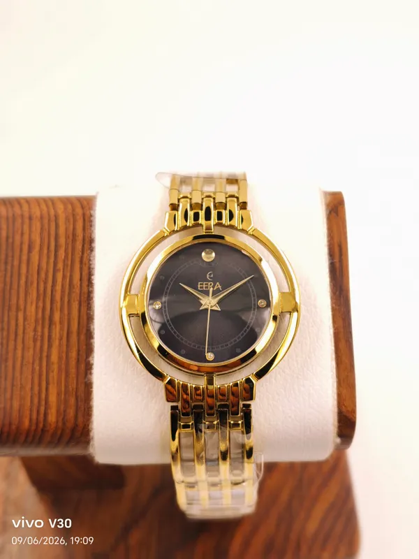 Gold_Classic_Metal_Analog_Watch_For_Women