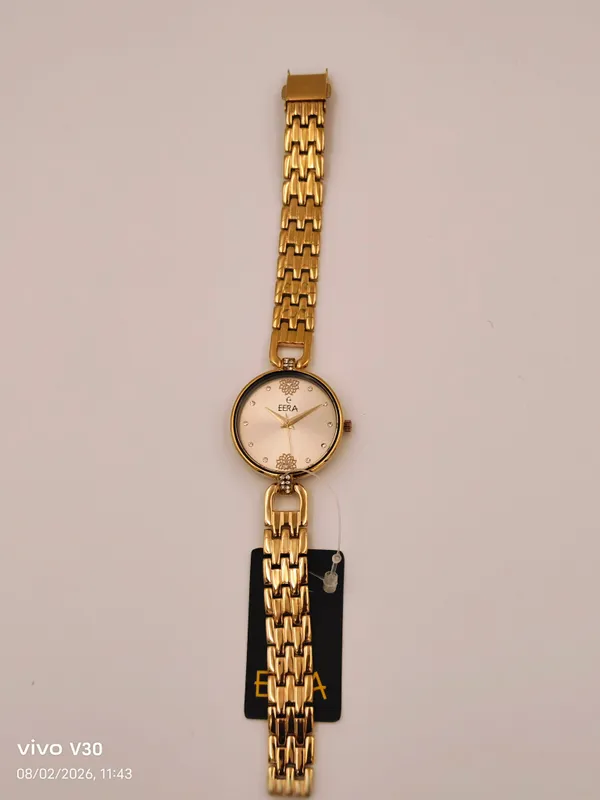 Eera_Gold_Tone_Analog_Bracelet_Watch_For_Women