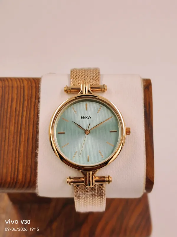 Gold_Classic_Metal_Analog_Watch_For_Women