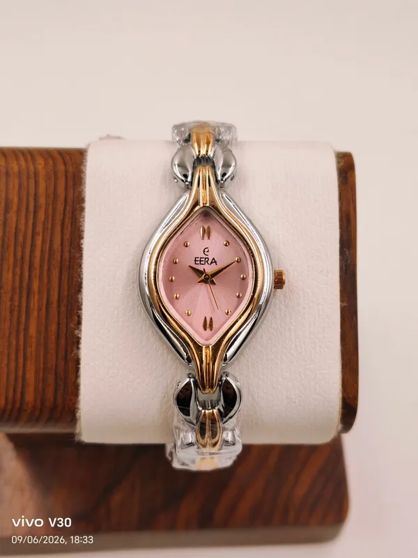 Silver_Classic_Metal_Analog_Watch_For_Women