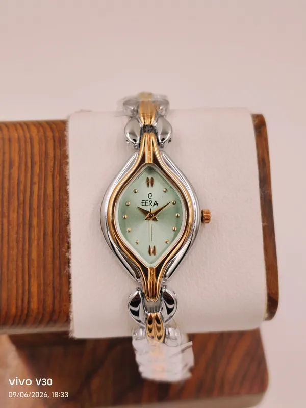 Gold_And_Silver_Classic_Metal_Analog_Watch_For_Women