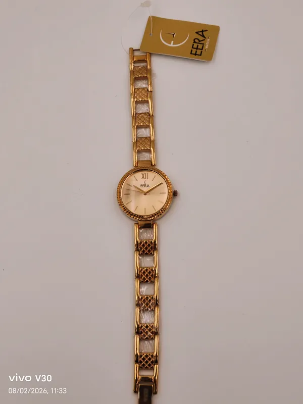 Eera_Gold_Tone_Analog_Bracelet_Watch_For_Women