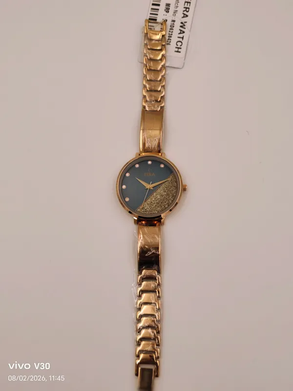 Eera_Gold_Tone_Round_Dial_Metal_Strap_Watch