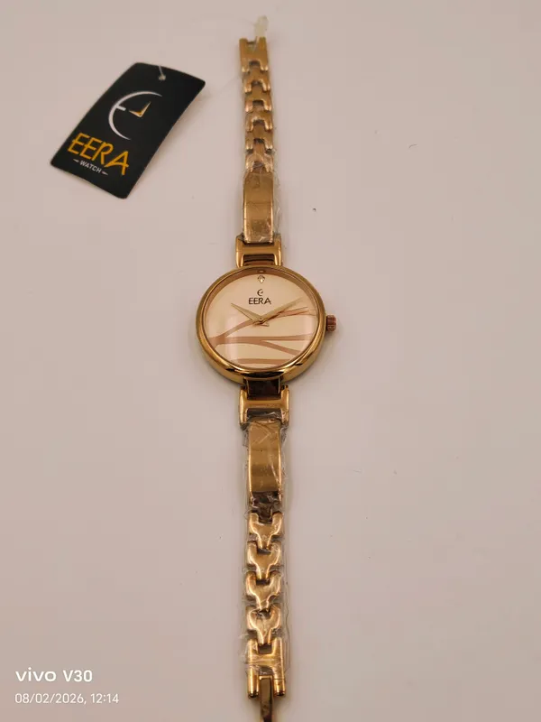 Eera_Gold_Tone_Analog_Bracelet_Watch