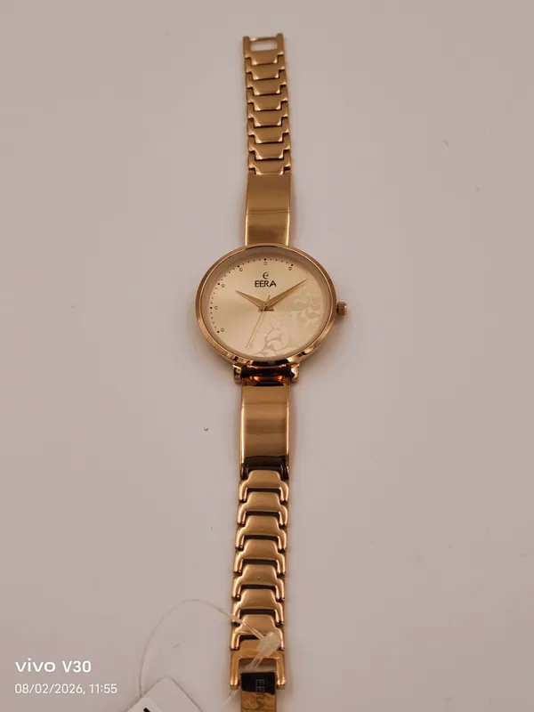 Eera_Gold_Tone_Round_Dial_Analog_Watch_For_Women