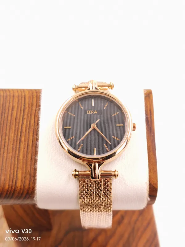 Gold_Classic_Metal_Analog_Watch_For_Women
