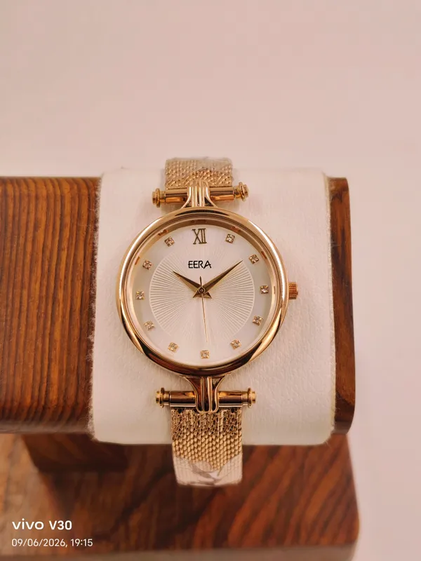 Gold_Classic_Metal_Analog_Watch_For_Women