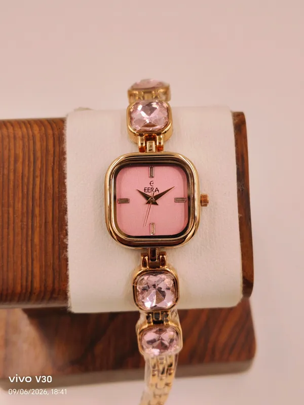Gold_Classic_Metal_Analog_Watch_For_Women