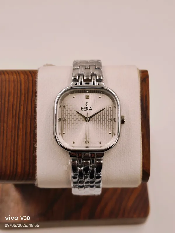 Silver_Classic_Metal_Analog_Watch_For_Women
