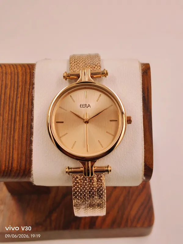 Gold_Classic_Metal_Analog_Watch_For_Women