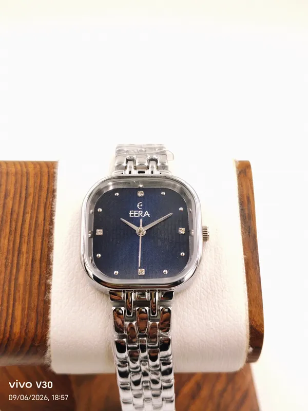 Silver_Classic_Metal_Analog_Watch_For_Women