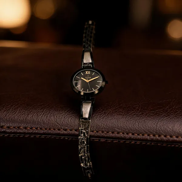Eera_Black_Analog_Metal_Strap_Watch