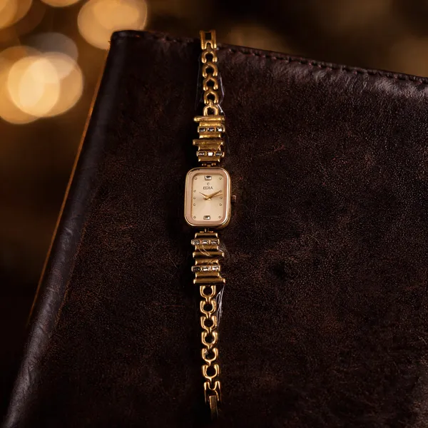 Eera_Gold_Bracelet_Watch_For_Women