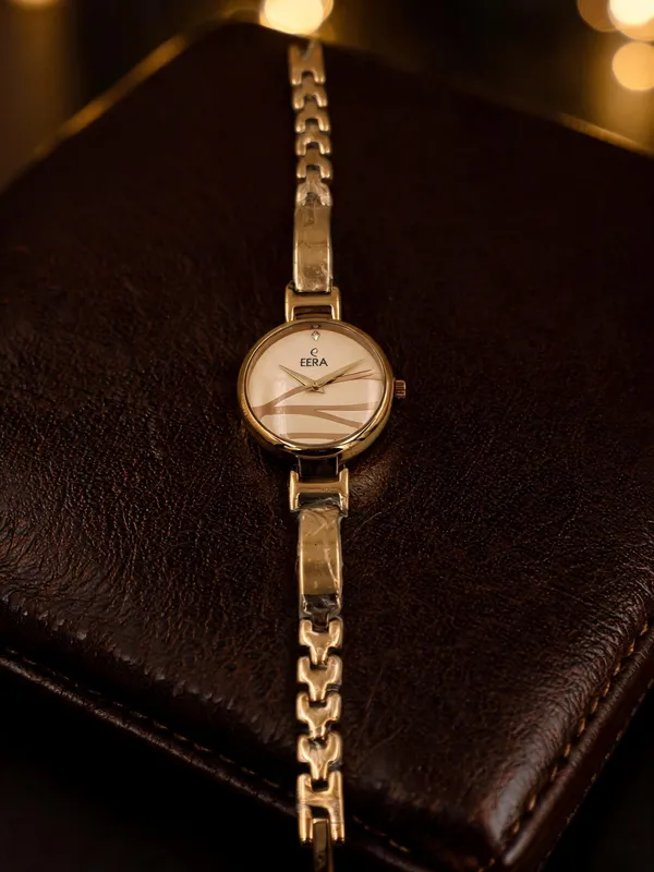Eera_Gold_Tone_Analog_Bracelet_Watch