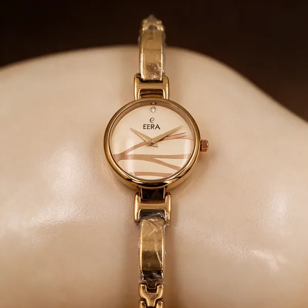 Eera_Gold_Tone_Analog_Bracelet_Watch