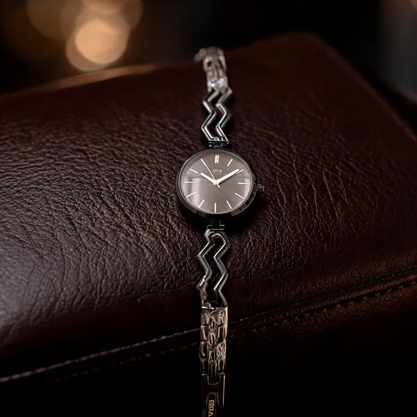 Eera_Silver_Metal_Analog_Watch_For_Women