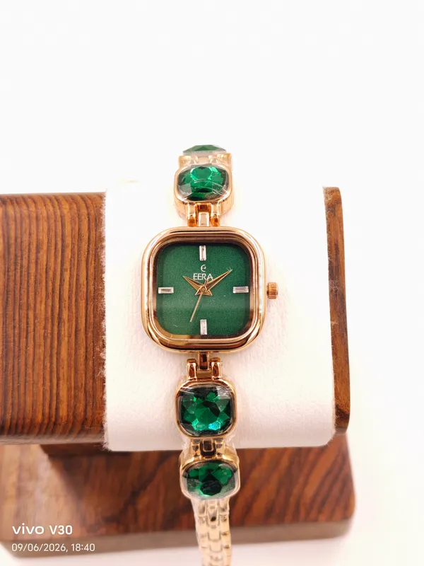 Gold_Classic_Metal_Analog_Watch_For_Women