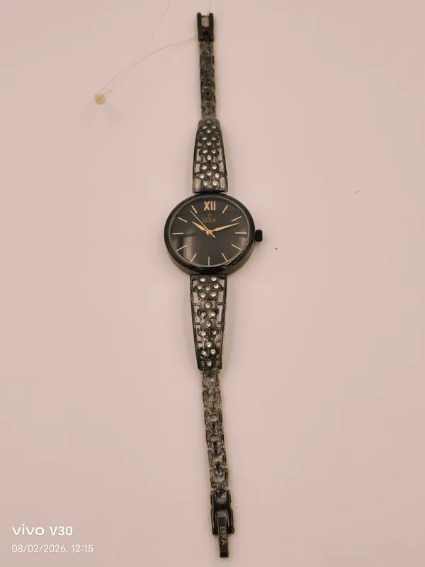 Eera_Black_Round_Dial_Embellished_Metal_Strap_Watch_For_Women